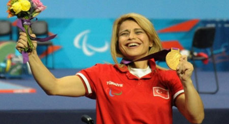 2012 Paralimpik Dünya Şampiyonu Nazmiye Muslu